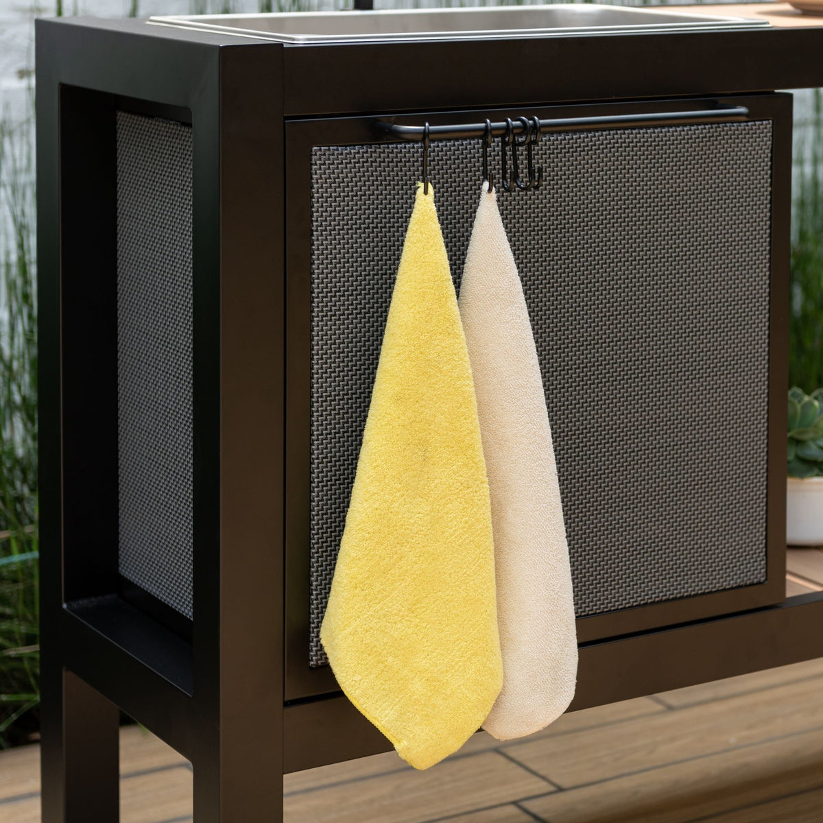 Panama Dark Outdoor Kitchen