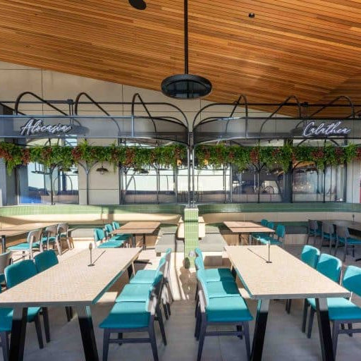 Commercial Bromic Eclipse installation using twin ceiling poles