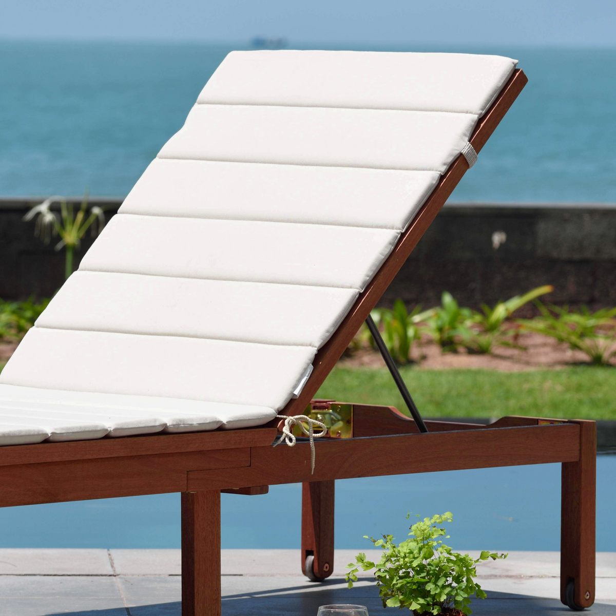 Louisiana Dark Wood Finish Wheel Lounger With Cushion - 2 Piece
