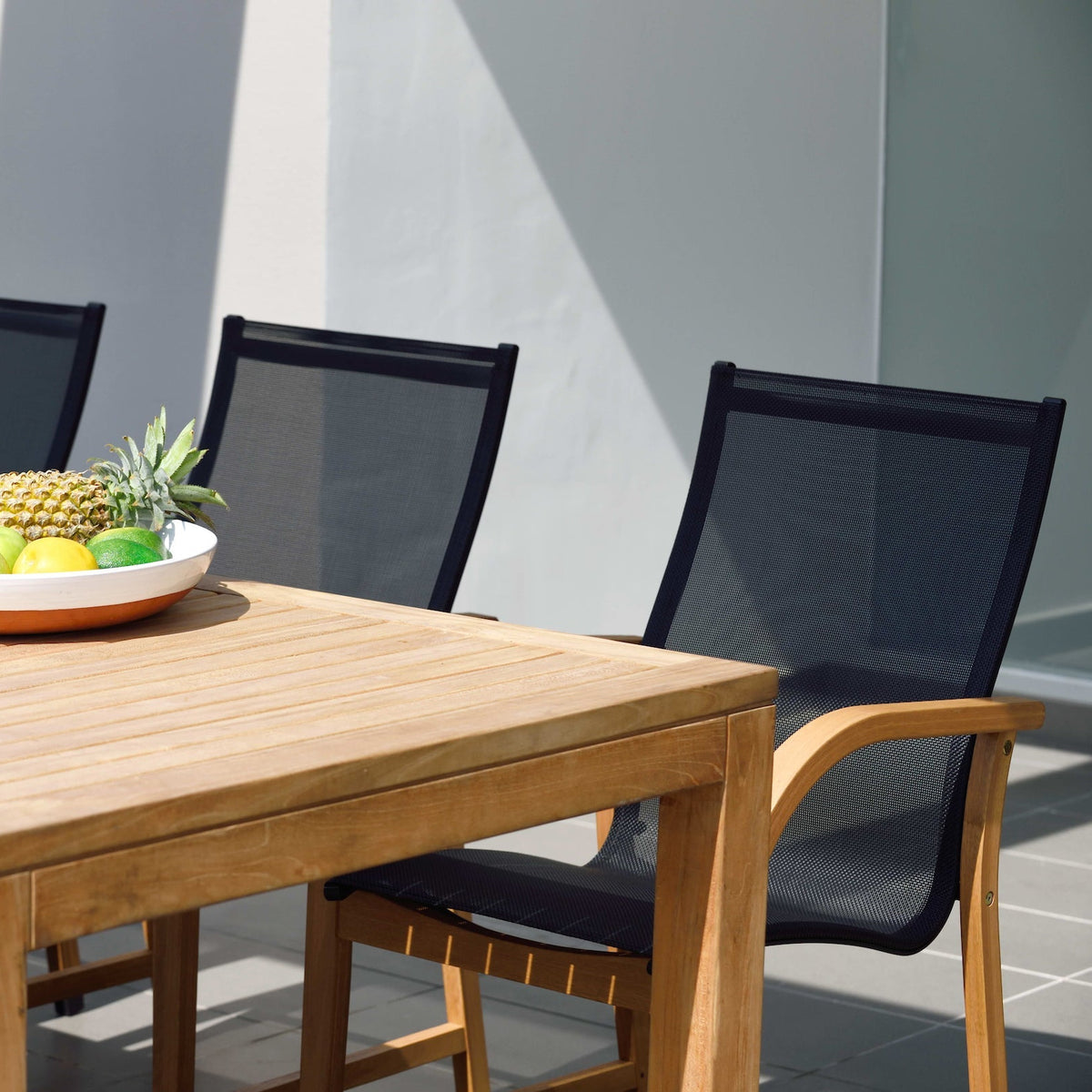 Rinjani Rectangular Table and 6 Manhattan Black Armchair