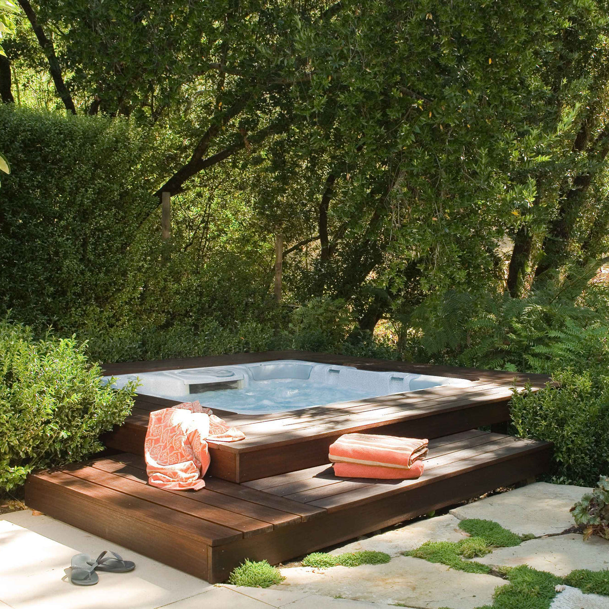 Colorado Hot Tub Spa – 5' x 7' Outdoor Spa for 4 Adults